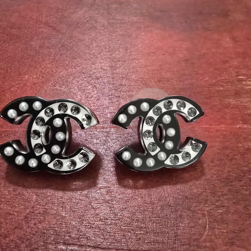 Chanel Black and Silver Stud Earrings